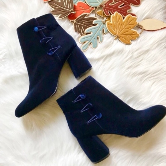 NEW Nine West Blue Velvet Heeled Booties - Picture 1 of 6